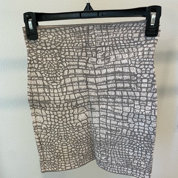 BCBGMaxazria Snake Print Bandage Skirt - Picture 2 of 3